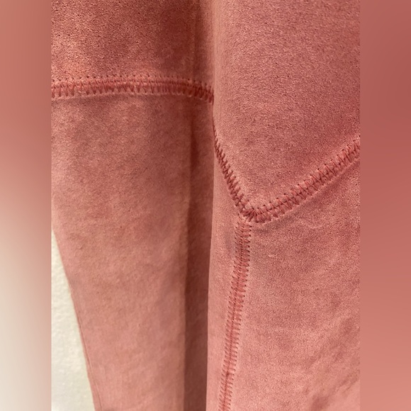 Pink suede A-line skirt size 10. - Picture 4 of 11